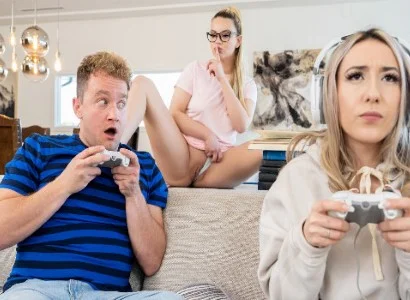 cô bạn gái bị bạn thân lừa cướp mất người yêu vì mải chơi game