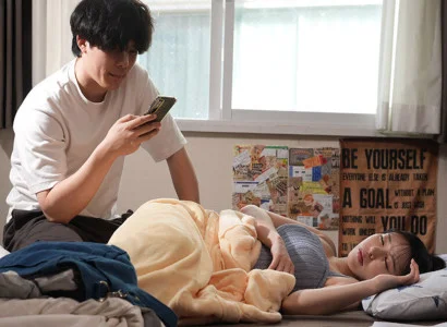 Gã đàn ông biến thái thích theo dõi người yêu khi ngoại tình